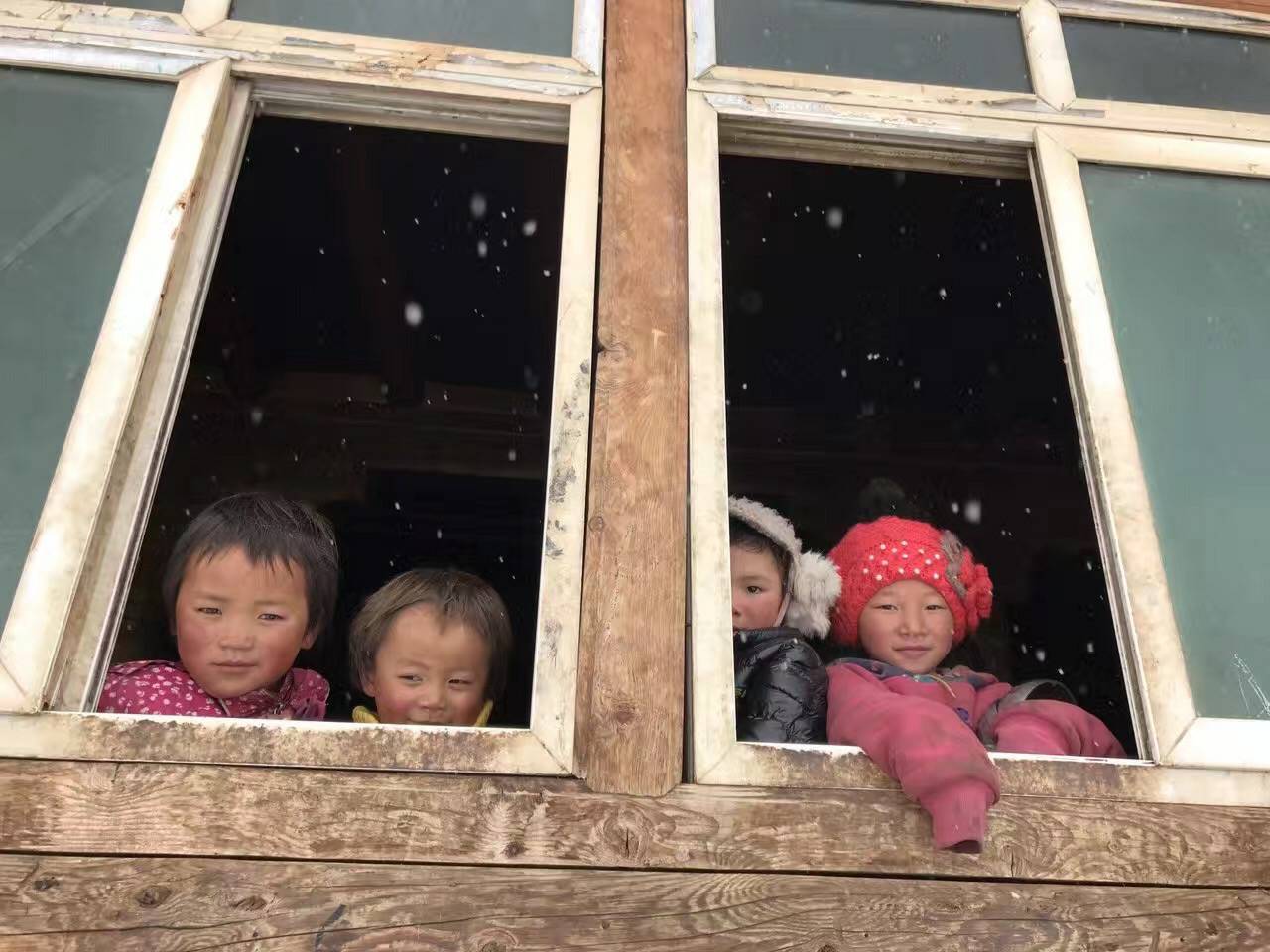 呼和浩特罗斌教育资源开发有限公司公益回顾丨家国同欢月同圆 温暖满载甘孜州(图9)