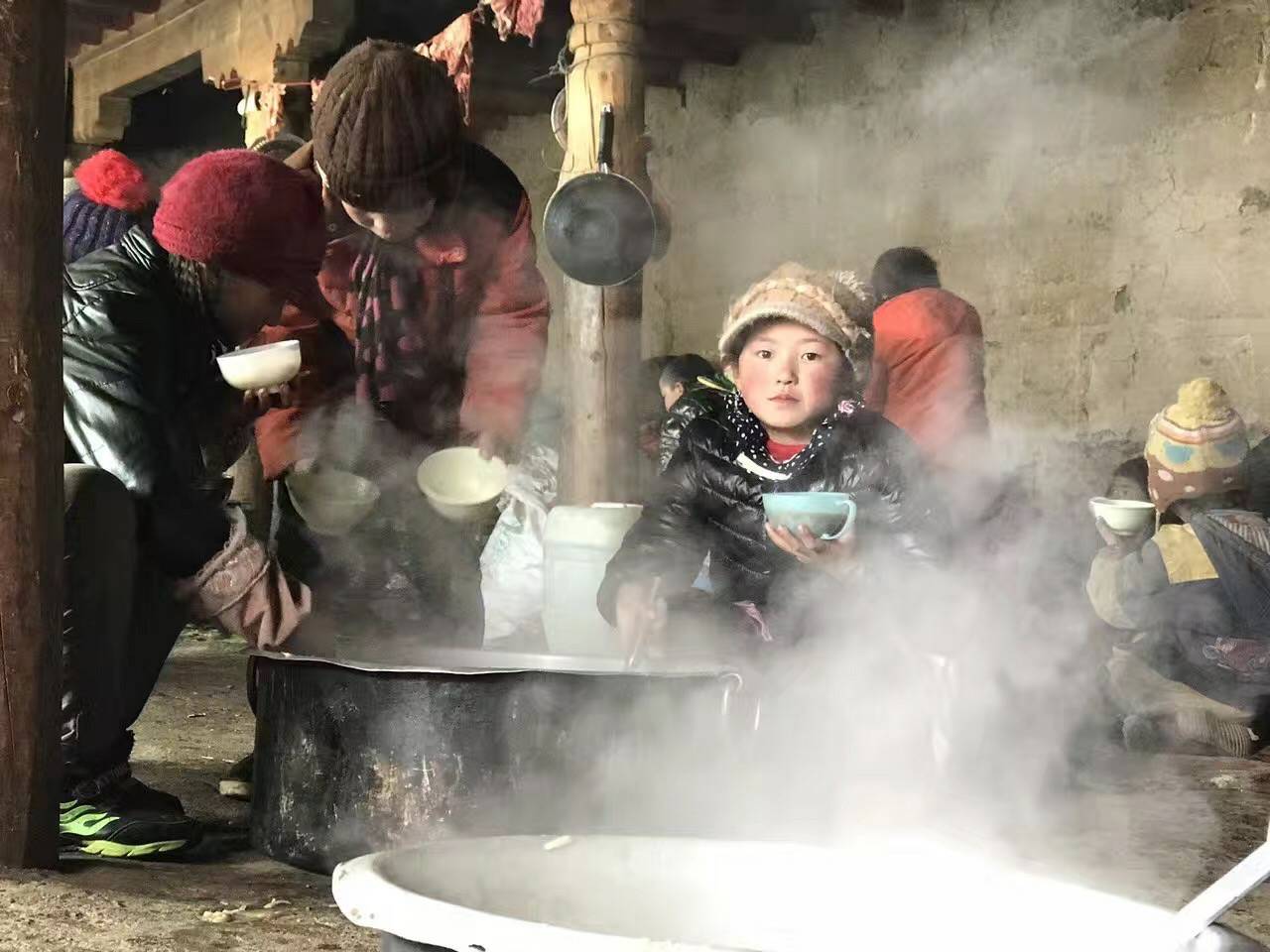 呼和浩特罗斌教育资源开发有限公司公益回顾丨家国同欢月同圆 温暖满载甘孜州(图10)