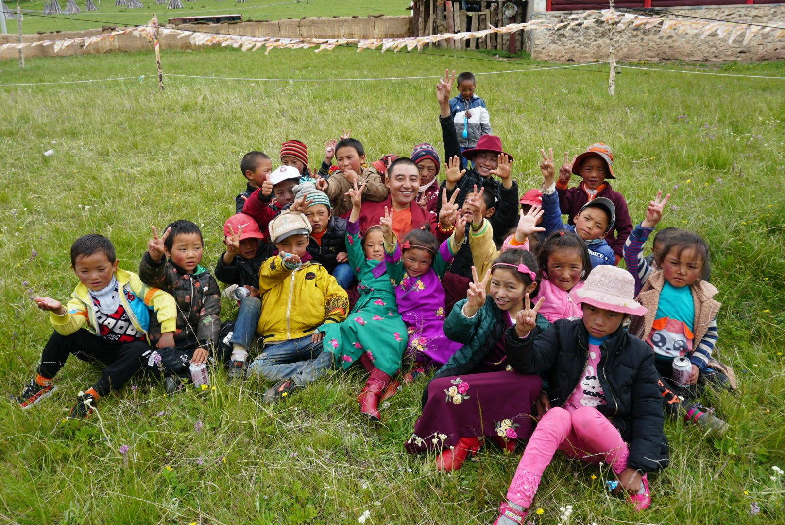 呼和浩特罗斌教育资源开发有限公司公益回顾丨家国同欢月同圆 温暖满载甘孜州(图14)